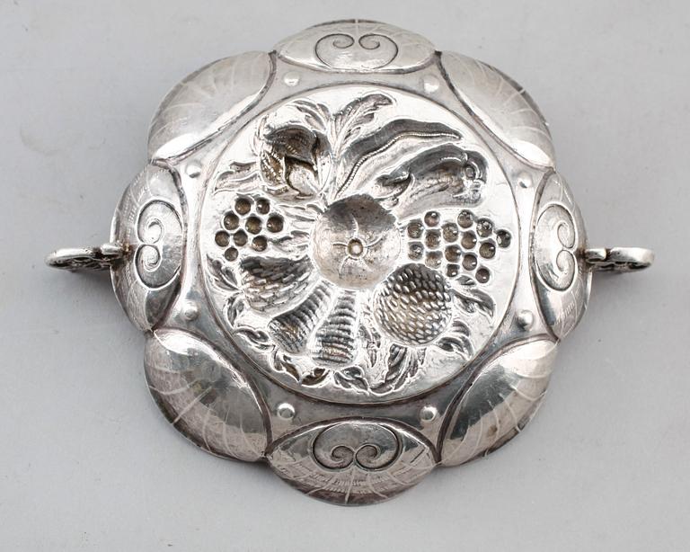 SKÅL, silver, otydliga stämplar, sannolikt 1800-tal. Vikt ca 87 g.