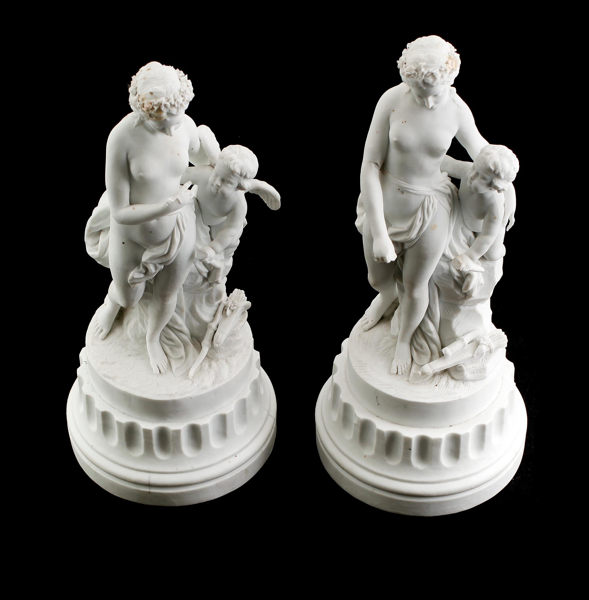 SKULPTURER, 2 st, marmormassa, möjligen Frankrike, 1800-talets andra hälft.