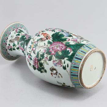 VAS, porslin, Kina, 1800/1900-tal.
