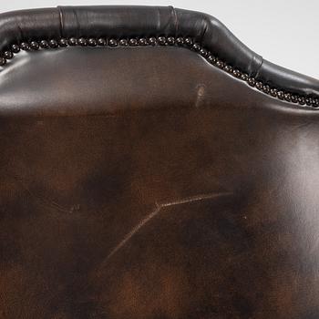 A pair of armchairs, England, second half of the 20th Century.