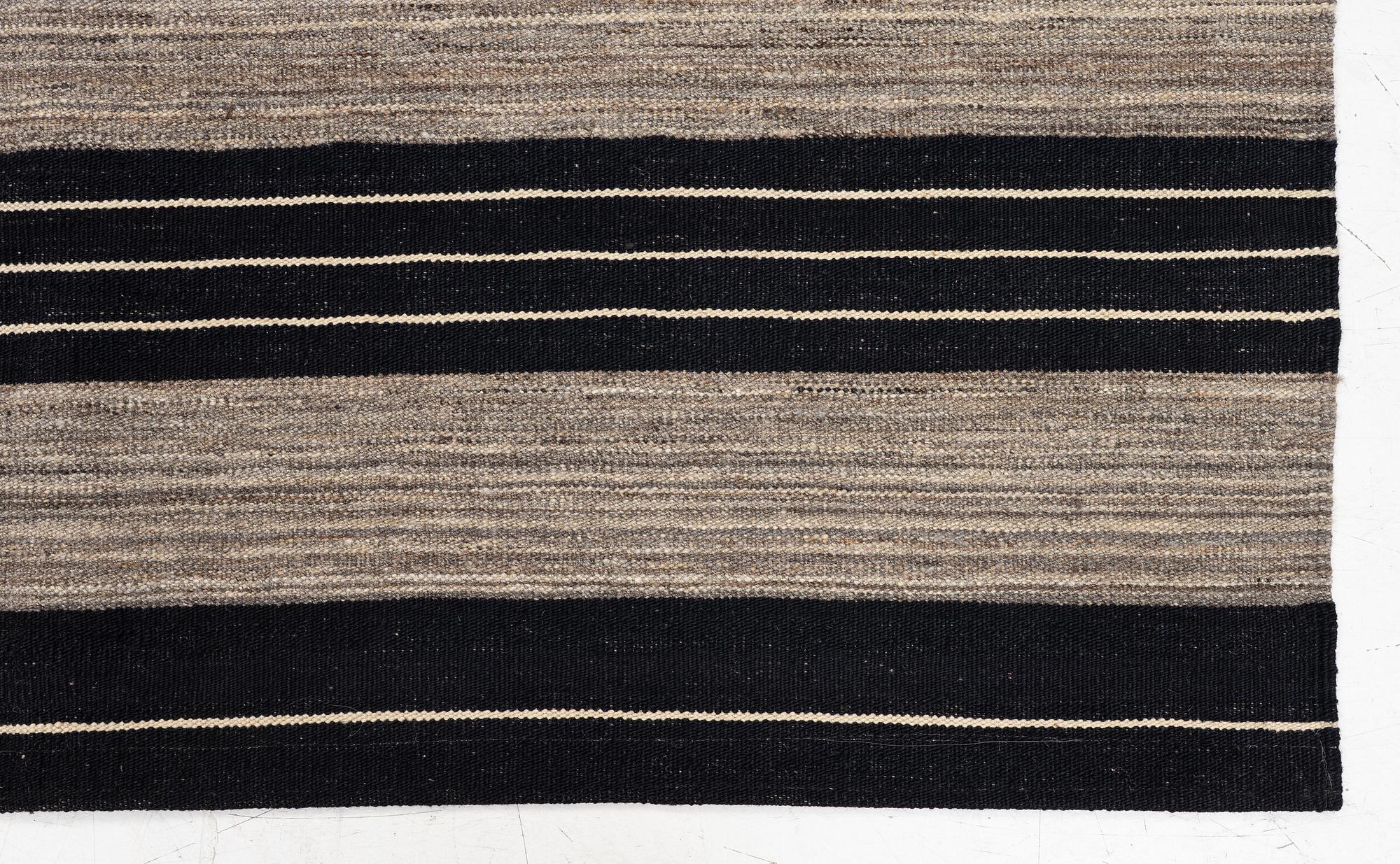 Matta, Afghanistan, slätväv, ca 186 x 166 cm.