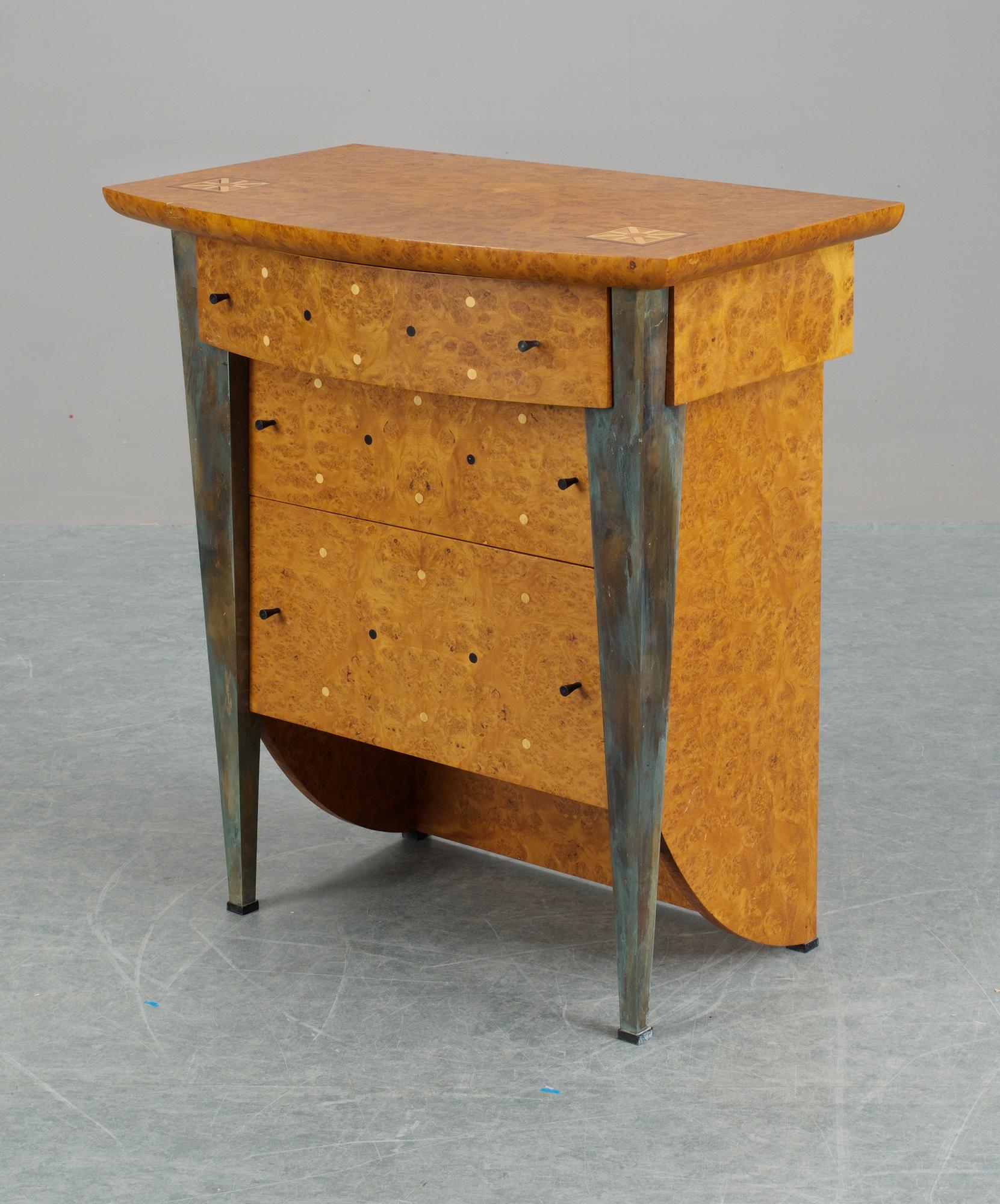 A burrwood chest of drawers, unknown designer, Spain 1980´s.