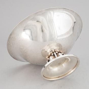 Alphonse LaPaglia, a sterling silver bowl.