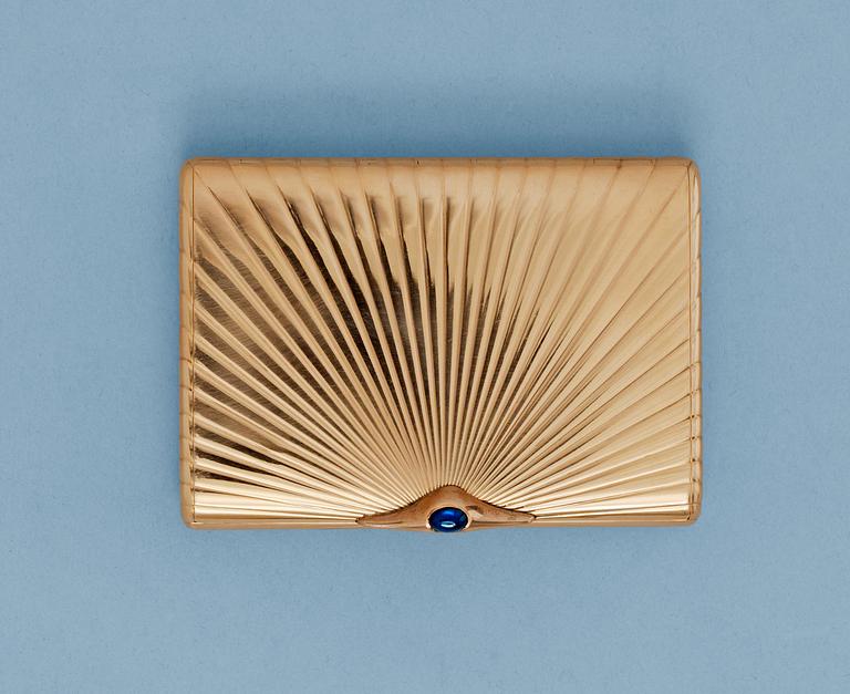 A RUSSIAN GOLD CIGARETTE-CASE, possibly Fabergé, Henrik Wigström, St. Petersburg 1899-1908.