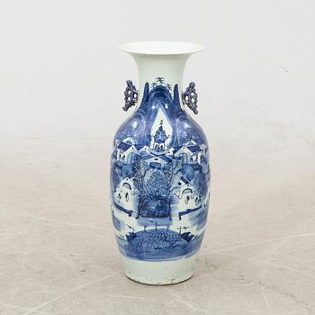 Floor vase China around 1900 porcelain.