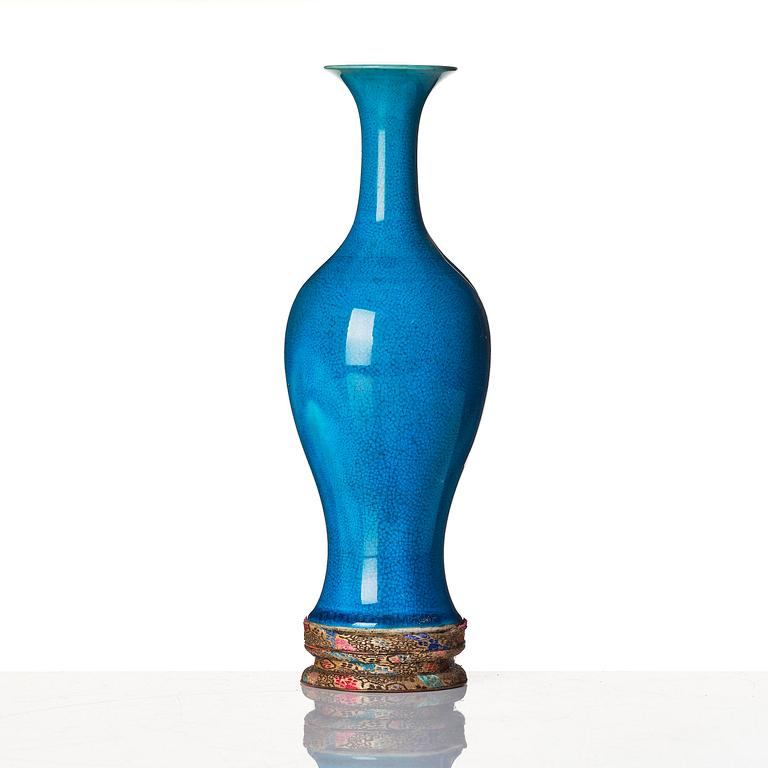 A turquoise glazed 'amfora' vase, Qing dynasty, Kangxi (1662-1722).