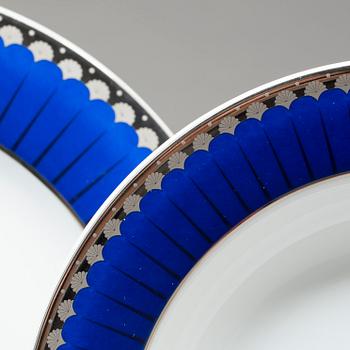 SERVISDELAR, 36 st, porslin. "Christineholm" eller "Marianne Royal Blue", Millenium 2000, design Sigvard Bernadotte.