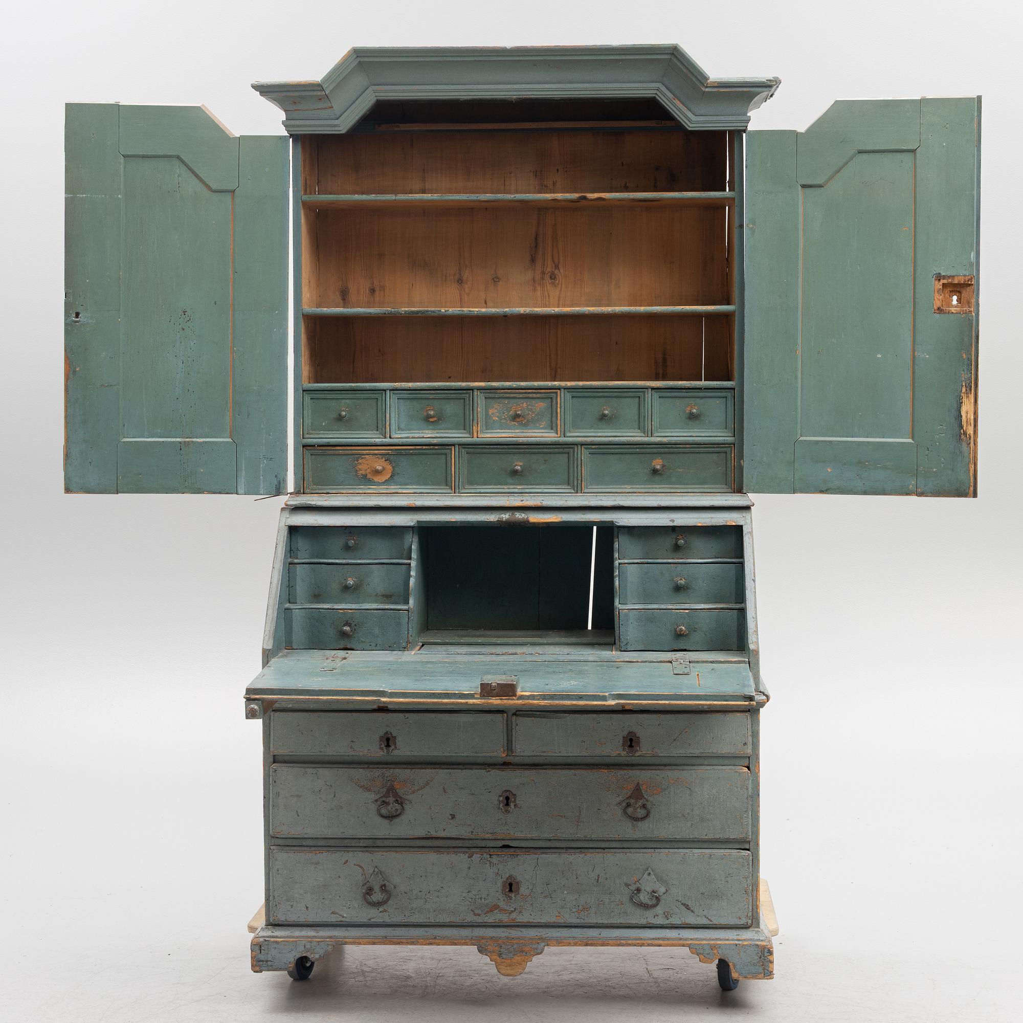 Cabinet, 18th century.
