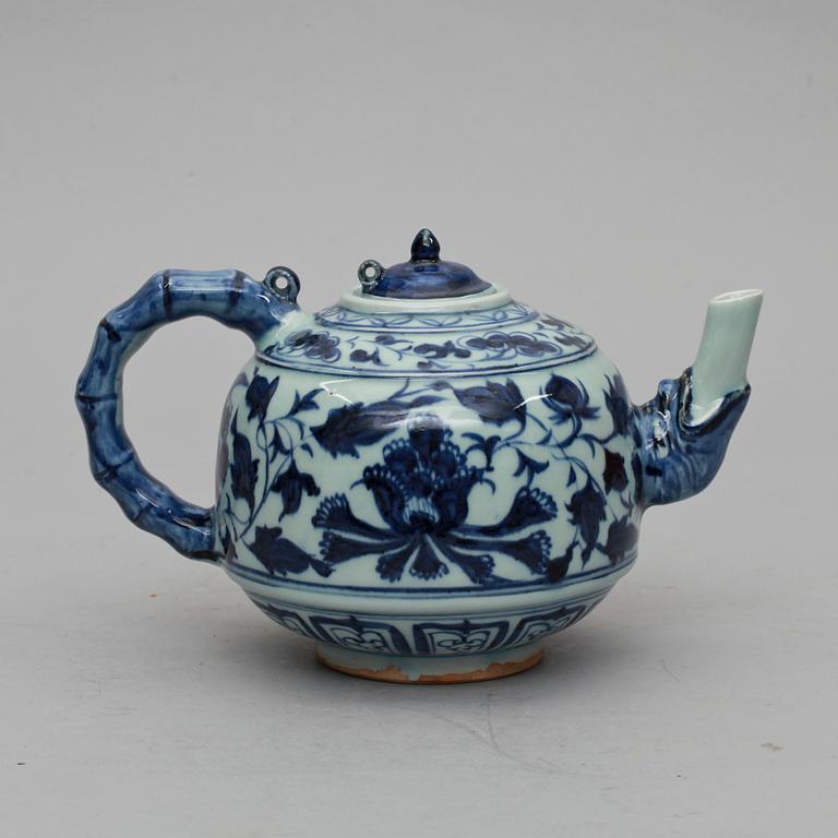 TEKANNA, porslin, orientalisk. 1900-talets slut.