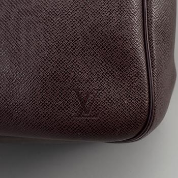 LOUIS VUITTON, "Taïga Kendall PM", väska.