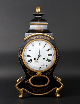 BORDSPENDYL, Louis XV-stil.