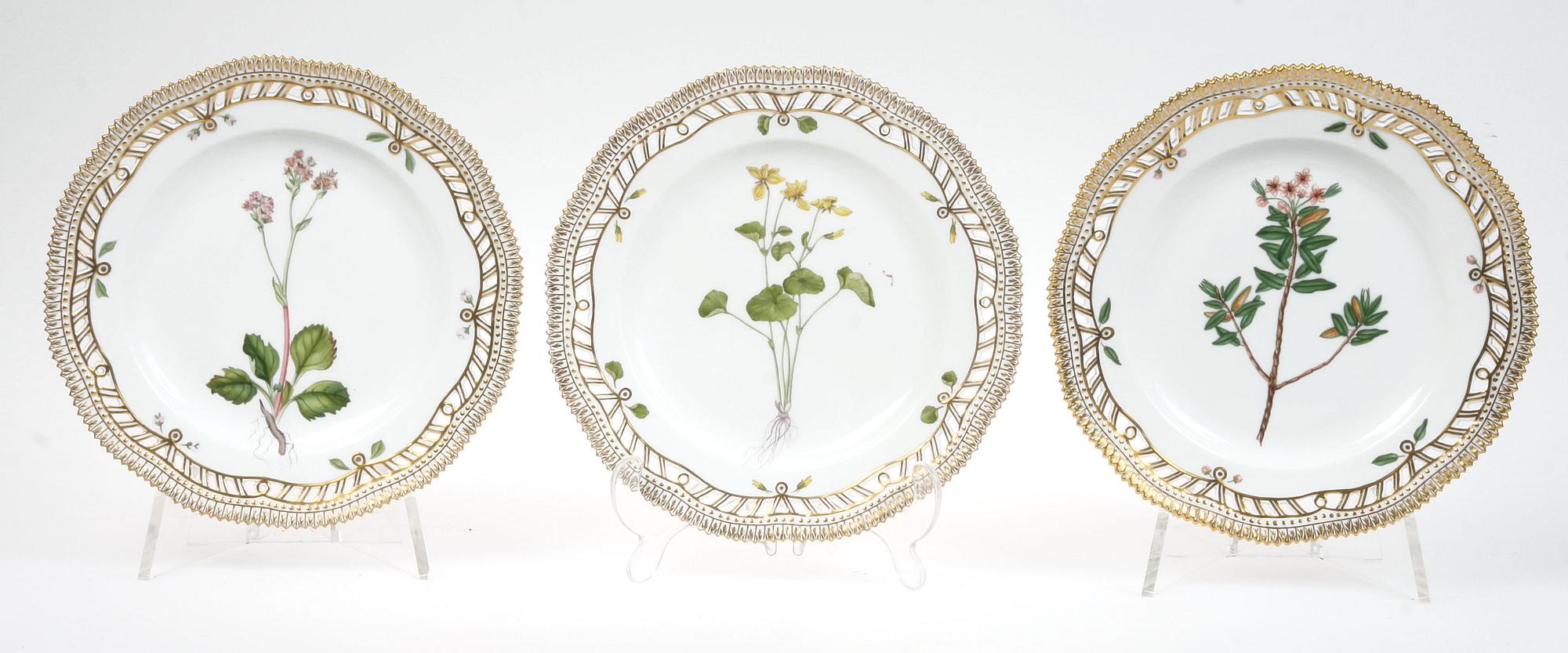 TALLRIKAR, 7 st, porslin. "Flora Danica", Kongl. dansk, Danmark. 1900-tal.