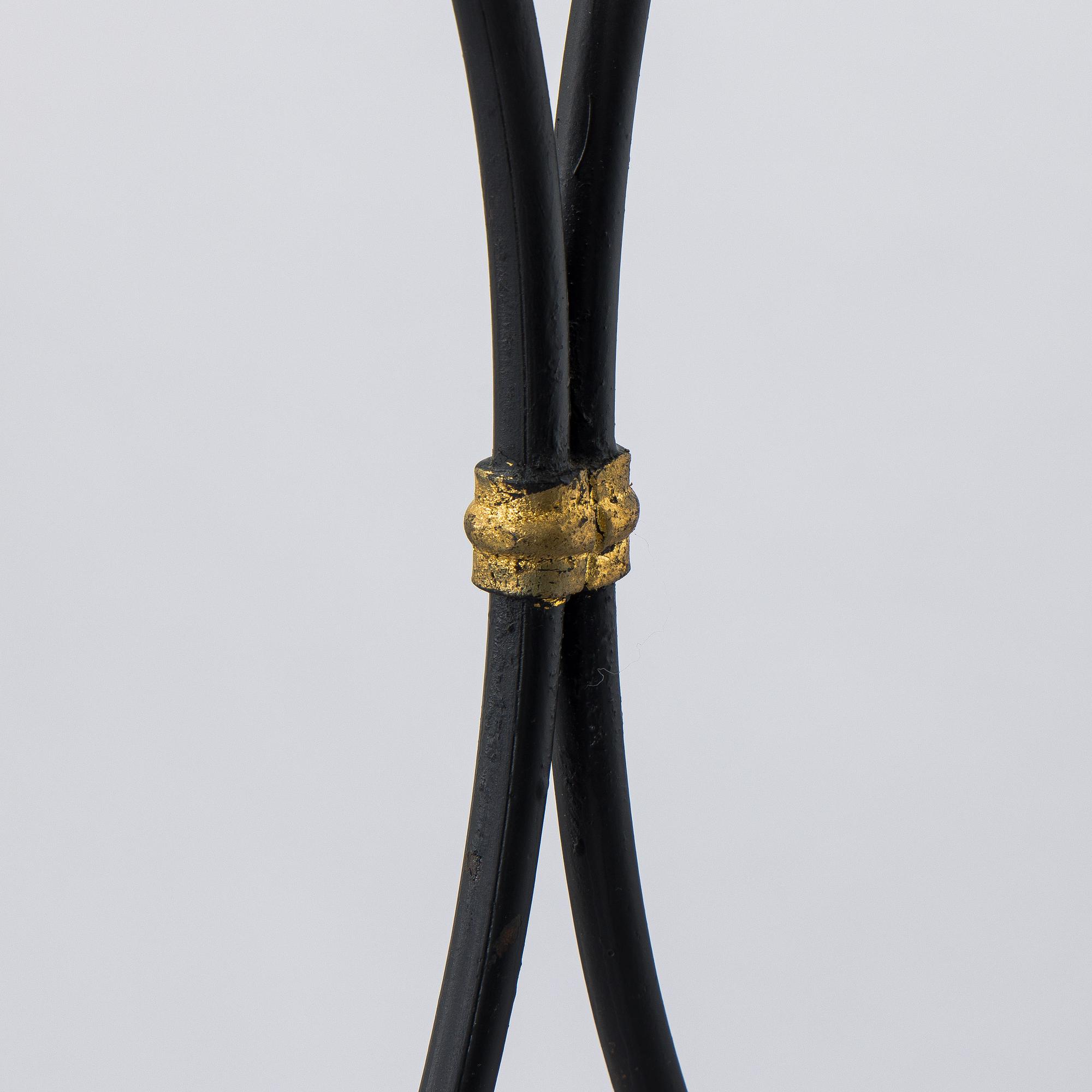 Säng, smidesjärn, med Art Nouveau-motiv, kring 1900.