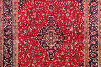 A Keshan carpet, c. 408 x 295 cm.