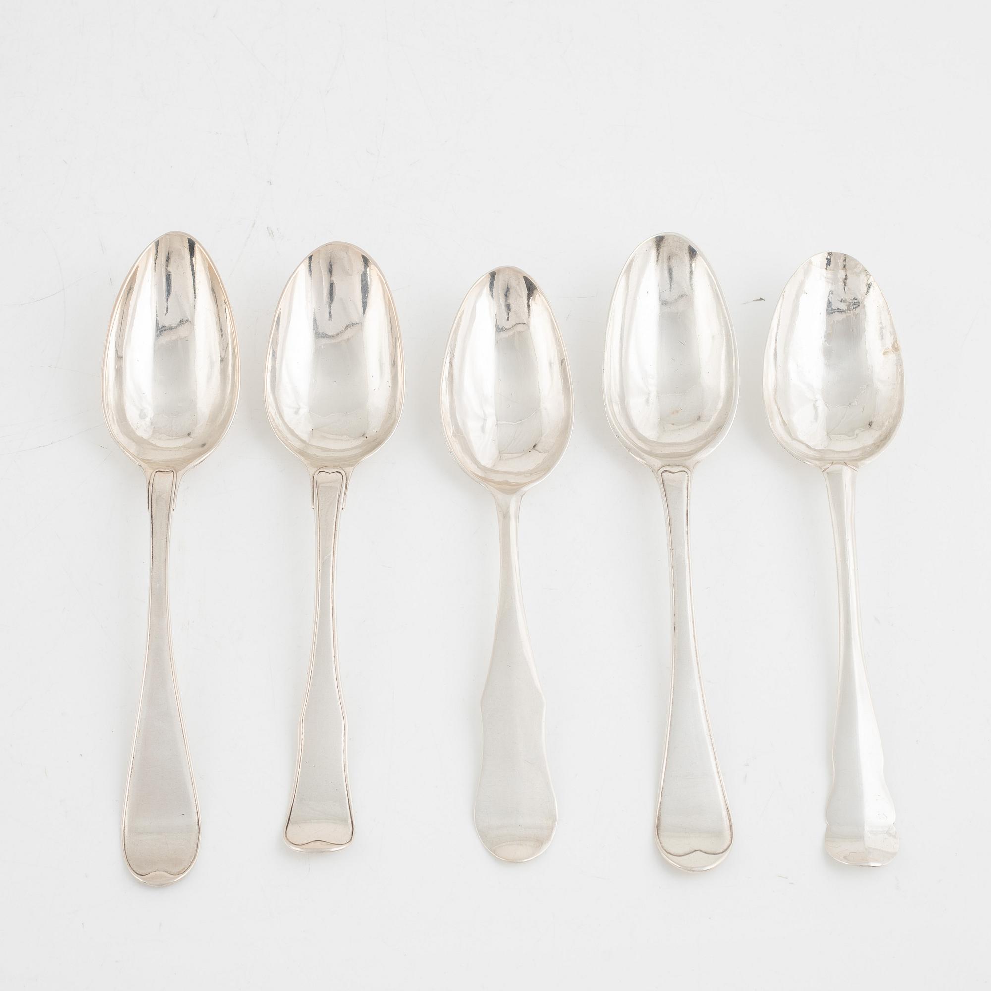 Skedar, 11 st, silver, bl.a. Gottfried Dubois, Stockholm 1743.