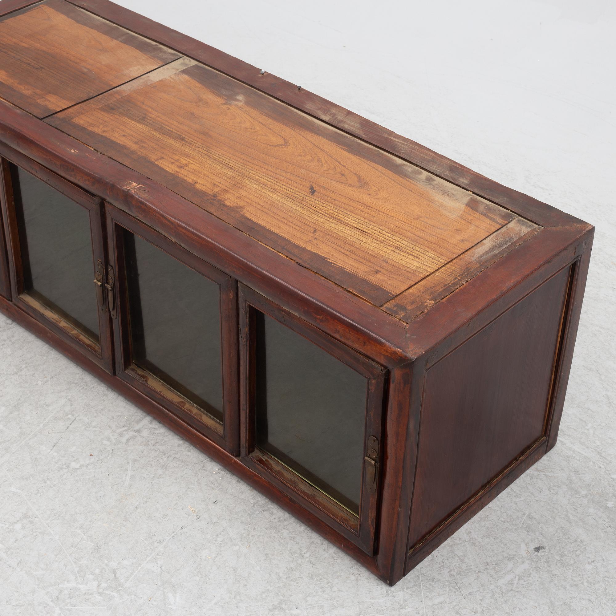 Vitrinskåp, Kina, 1900-tal.