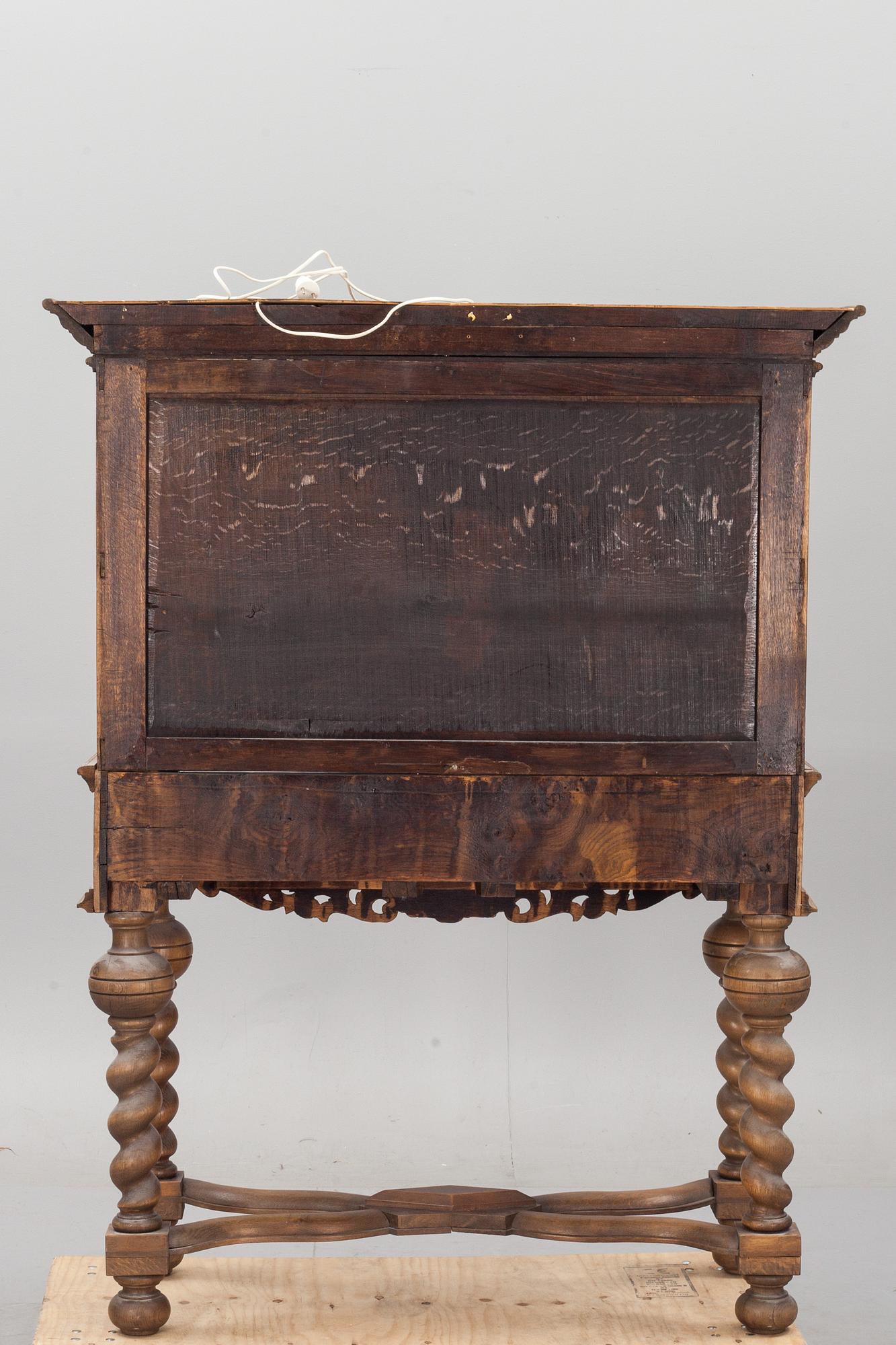 BARSKÅP, barockstil, 1900-talets andra hälft.