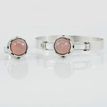 ARMBAND OCH RING, silver och rosenkvarts, Finland.