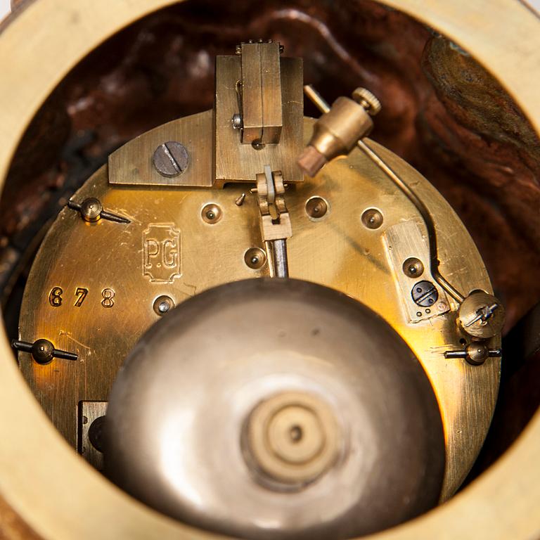 BORDSKLOCKA, rokokostil, troligen Frankrike, 1800-talets slut.