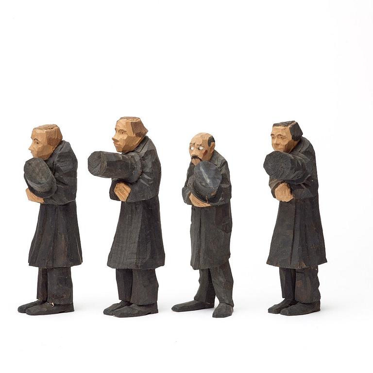 Axel Petersson Döderhultarn, AXEL PETERSSON DÖDERHULTARN, 8 pieces, sculptures, carved wood, signed with a rubber stamp, some are dated.