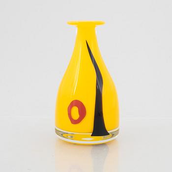 Klas-Göran Tinbäck, a unique glass vase, executed in his own studio, 1991.