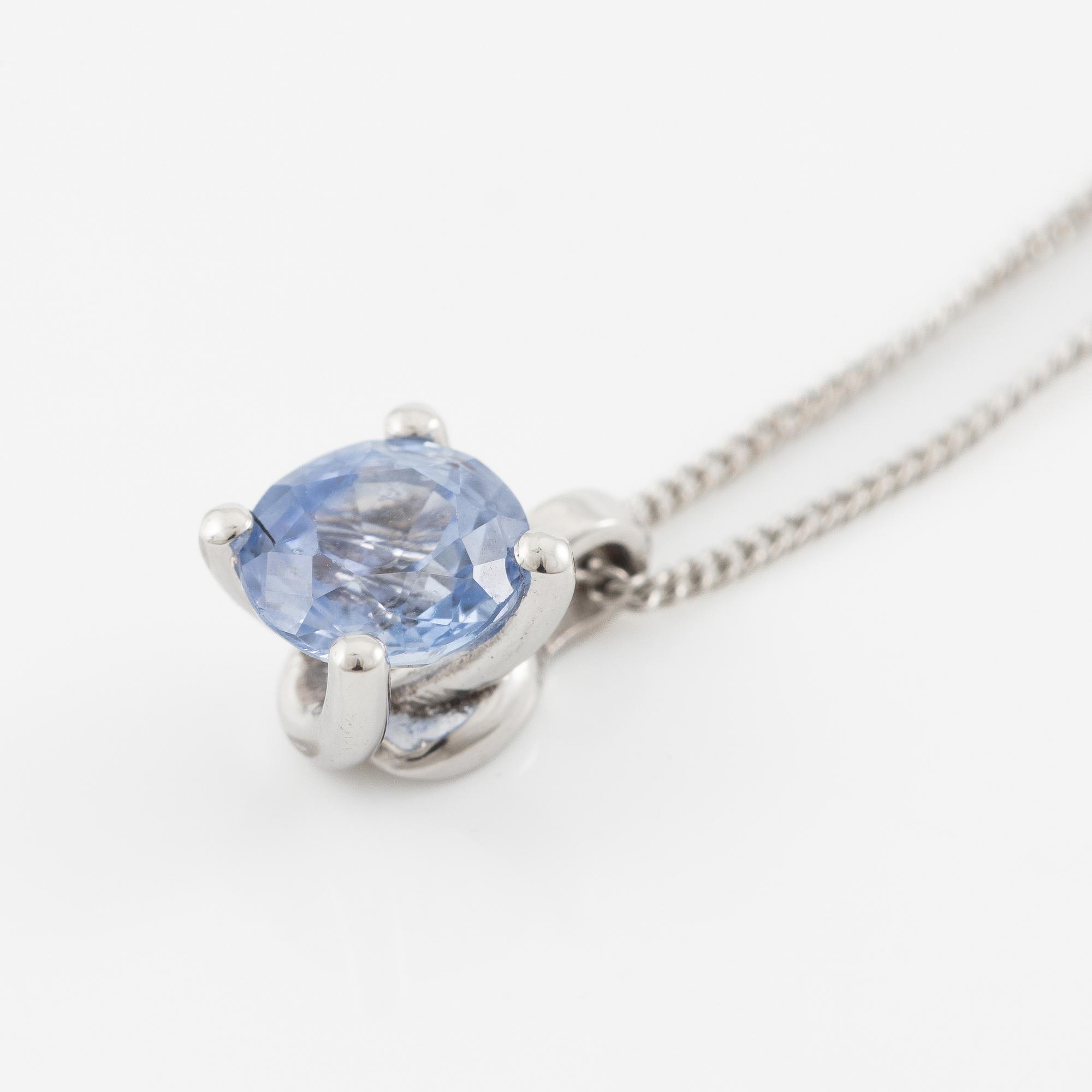Necklace 14K white gold with sapphire.