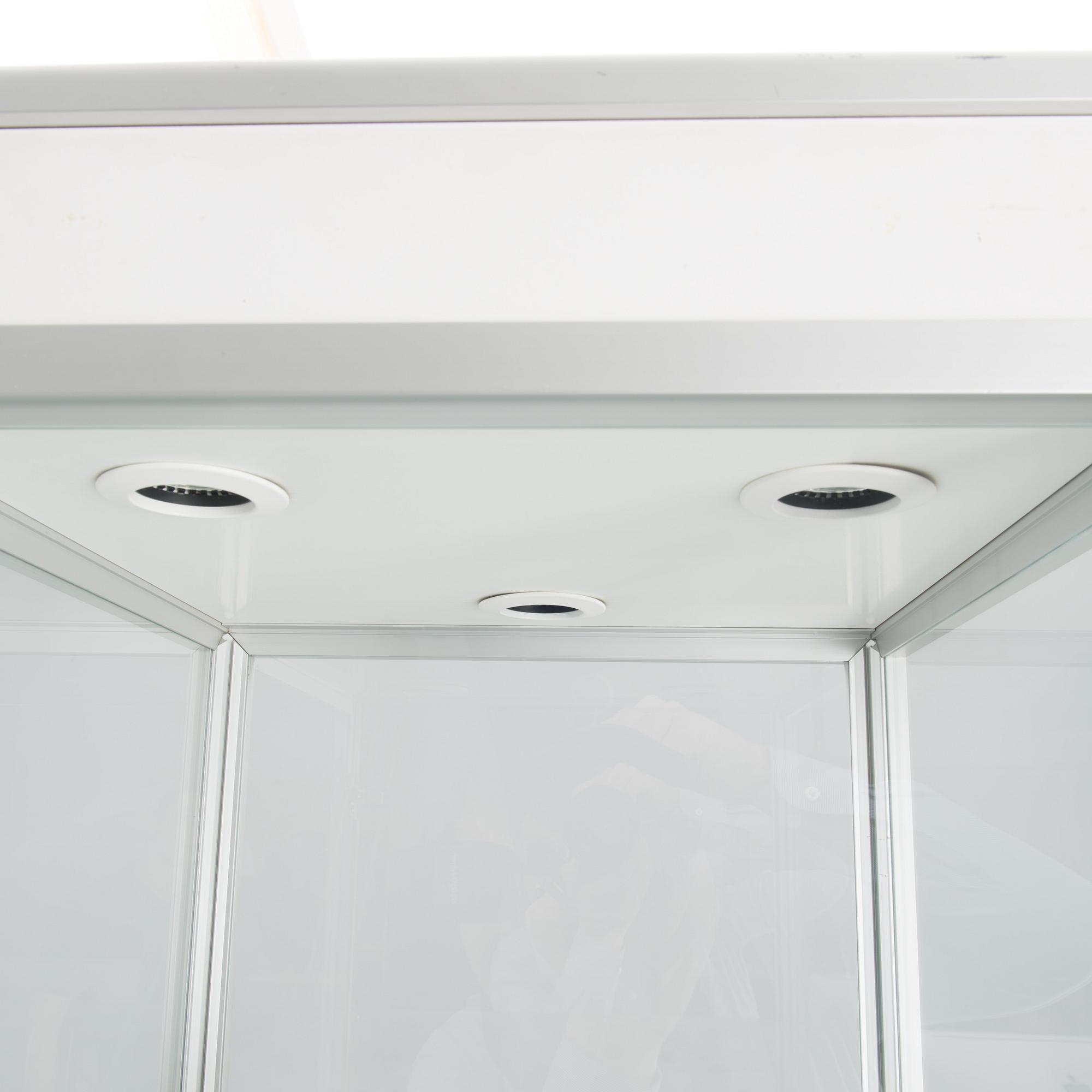 A late 20th century display cabinet.