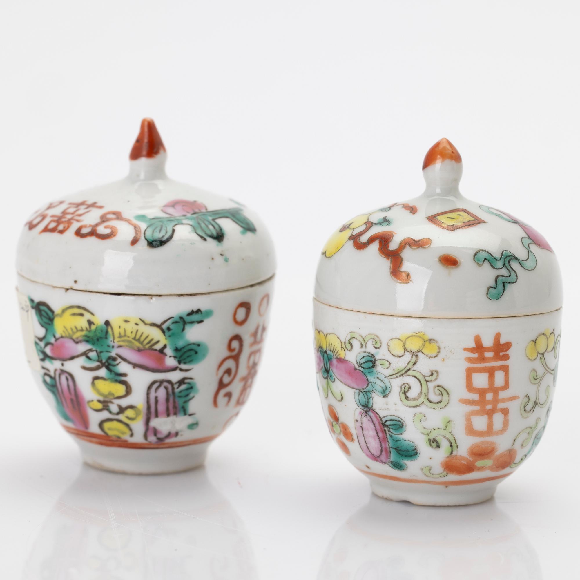 A group of four Chinese porcelain bowls and two jars with covers, 19th century/around 1900.