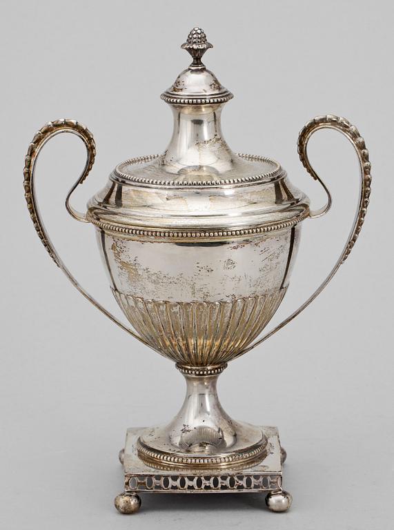 SOCKERSKÅL, empirestil, GAB, Stockholm 1917. Vikt ca 457gram.