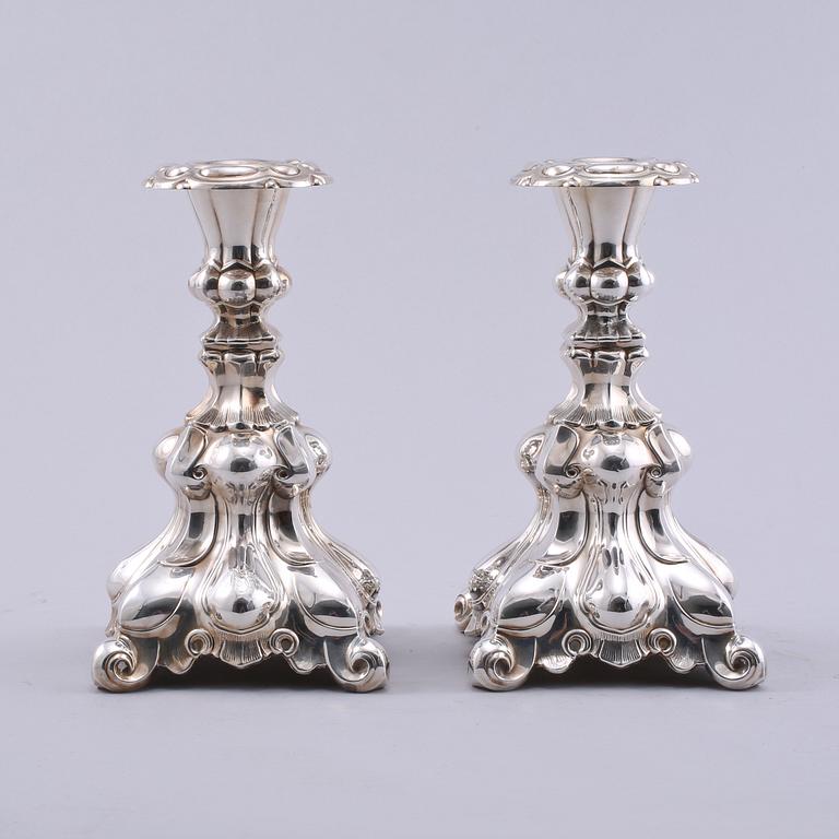 LJUSSTAKAR, ett par, silver, barockstil, Tavastehus, Finland, 1956.