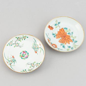 A group of 11 Chinese porcalin objects, late Qing dynasty.