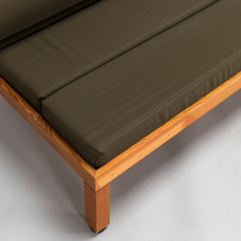 Haroma, Saarinen, and Salo, a sofa collaborative artistic design 1960.