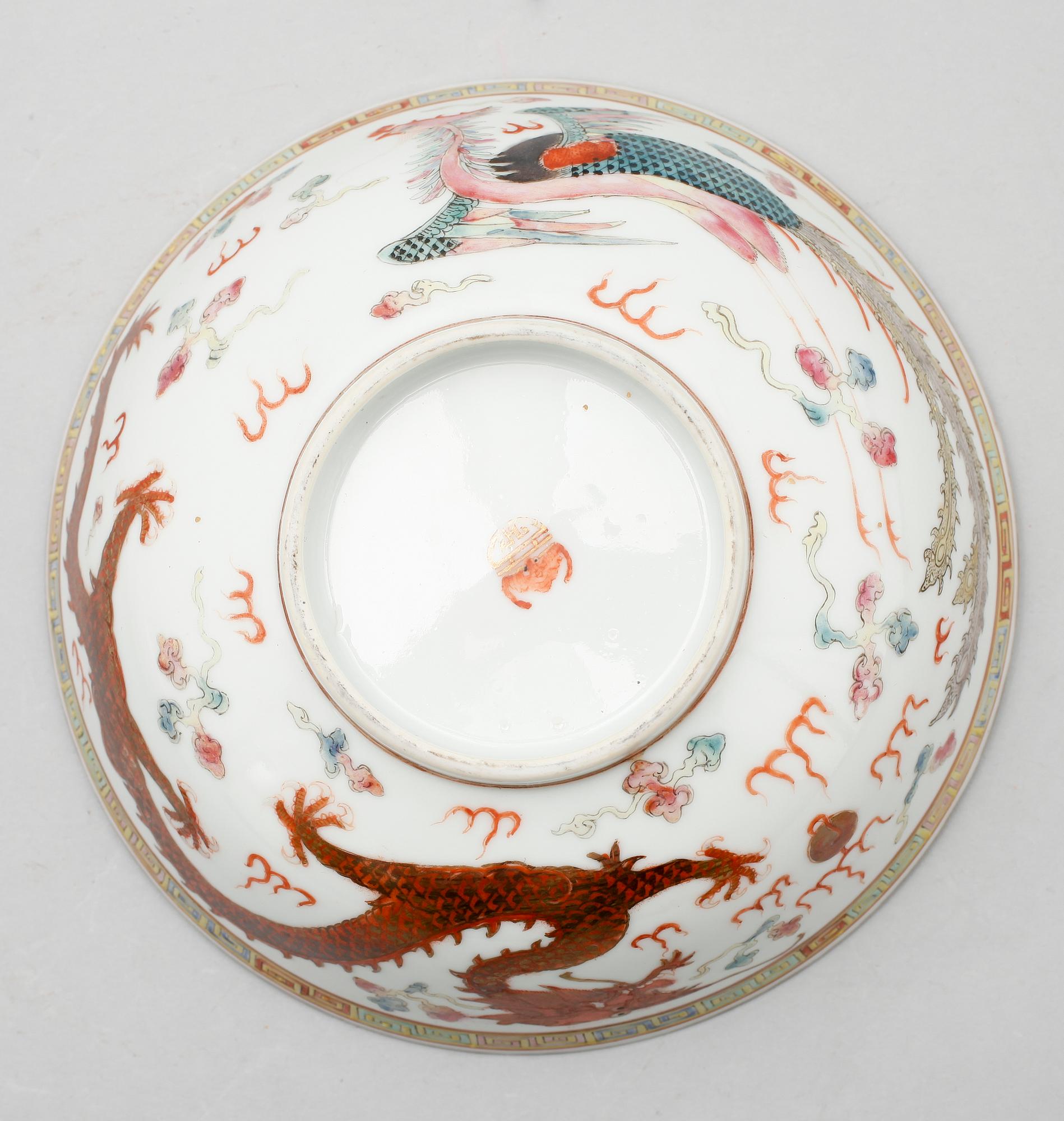 SKÅL MED LOCK, porslin, Kina, 1800-/1900-tal.