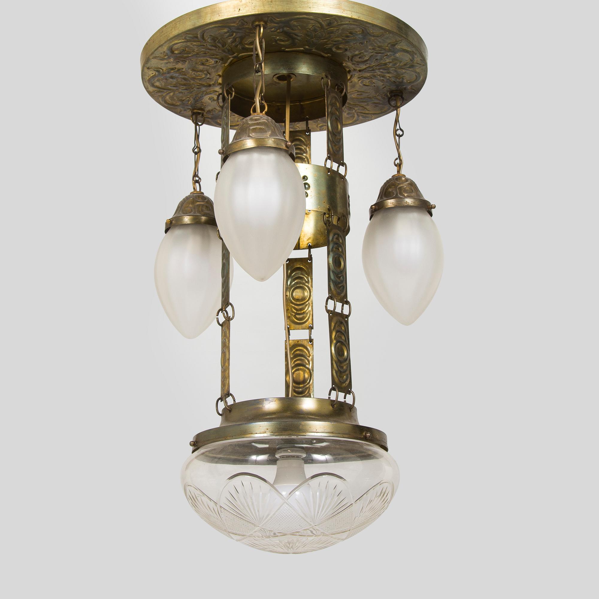 An early 20th century ceiling lamp.