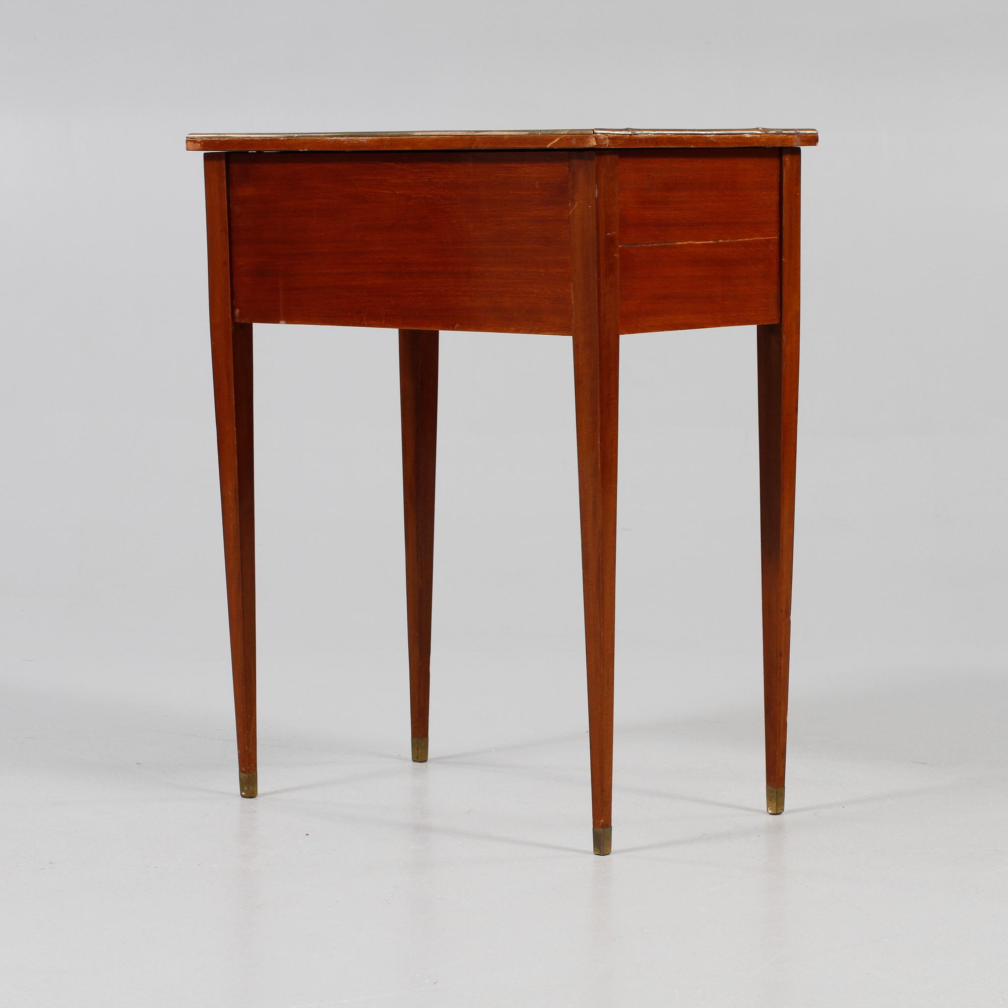 SIDOBORD, gustaviansk stil, kring sekelskiftet 1900.