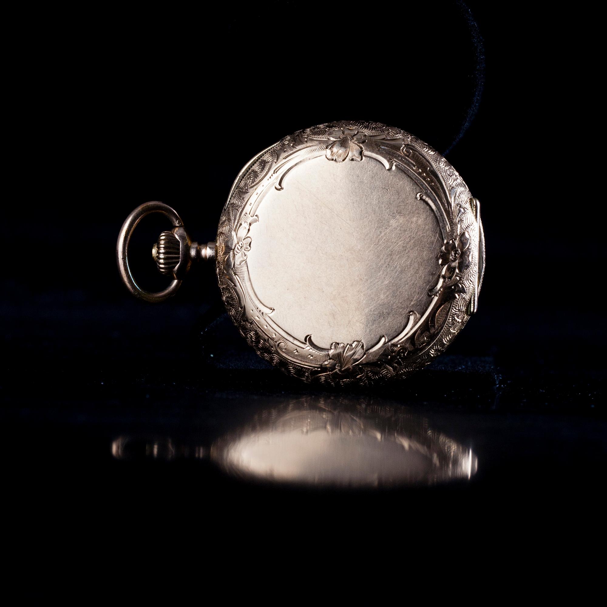 DAMUR / HÄNGE, 14K guld, dubbelboett, Schweiz 1900-talets början.