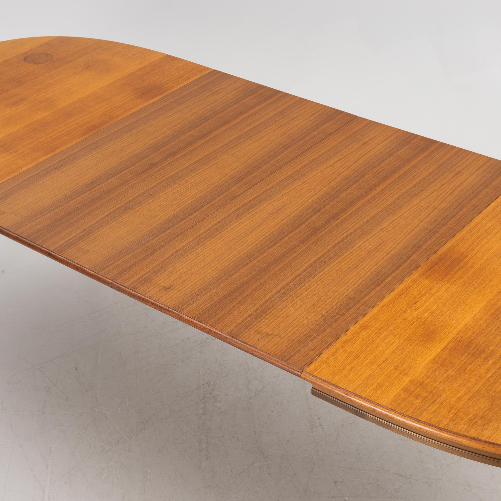 Svante Skogh, a 'Vindö' dining table, second half of the 20th Century.