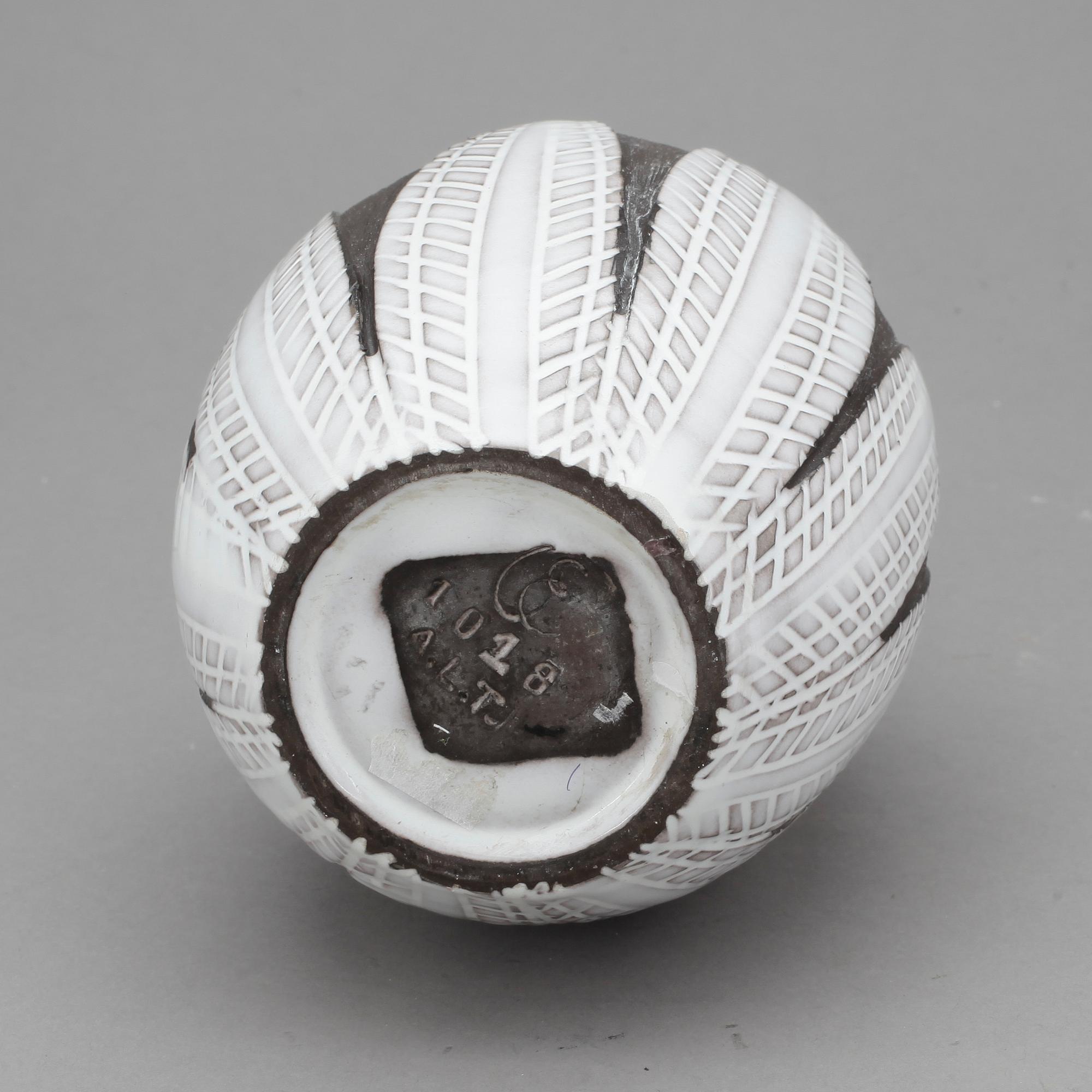 VAS, lergods, Anna-Lisa Thomson,"Paprika" Uppsala Ekeby, 1900-talets andra hälft.