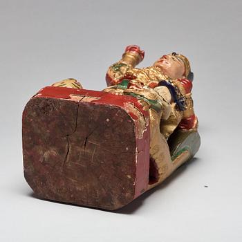 SKULPTUR, lackerat trä. Qingdynastin, 1800-tal.