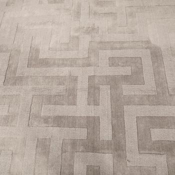 A carpet Layred approx 402x303 cm.