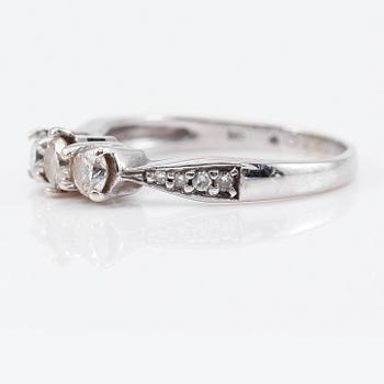 RING, 14K vitguld och diamanter.
