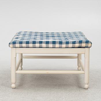 Fotpall, "Medevi Brunn", ur IKEAs 1700-talsserie, 1990-tal.