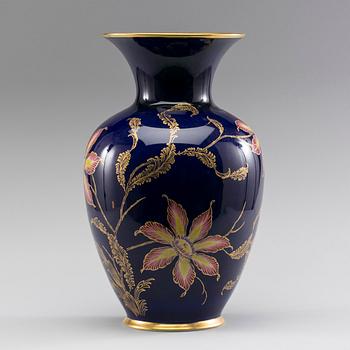 URNA, porslin,  Schumann Arzberg. Bavaria. 1900-talets första hälft.