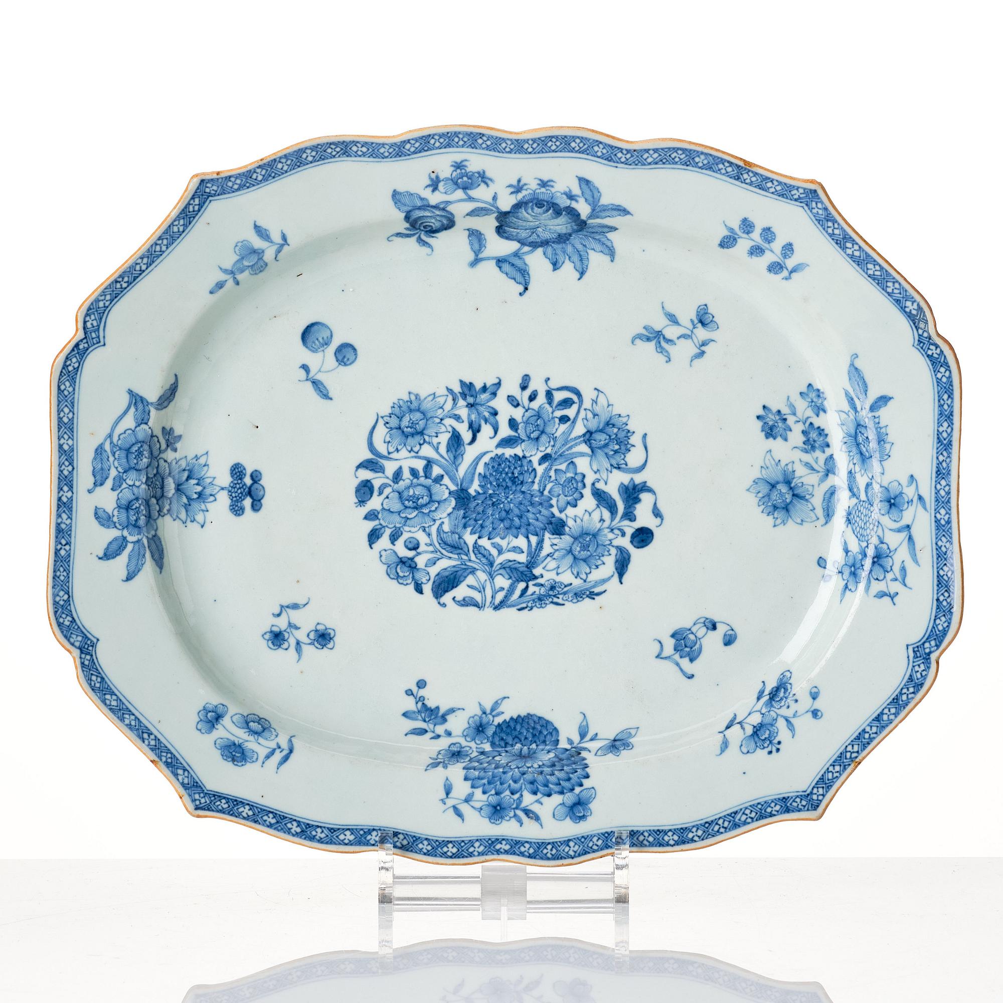 A set of two blue and white serving dishes and eigth dessert dishes, Qing dynasty, Qianlong (1736-95).