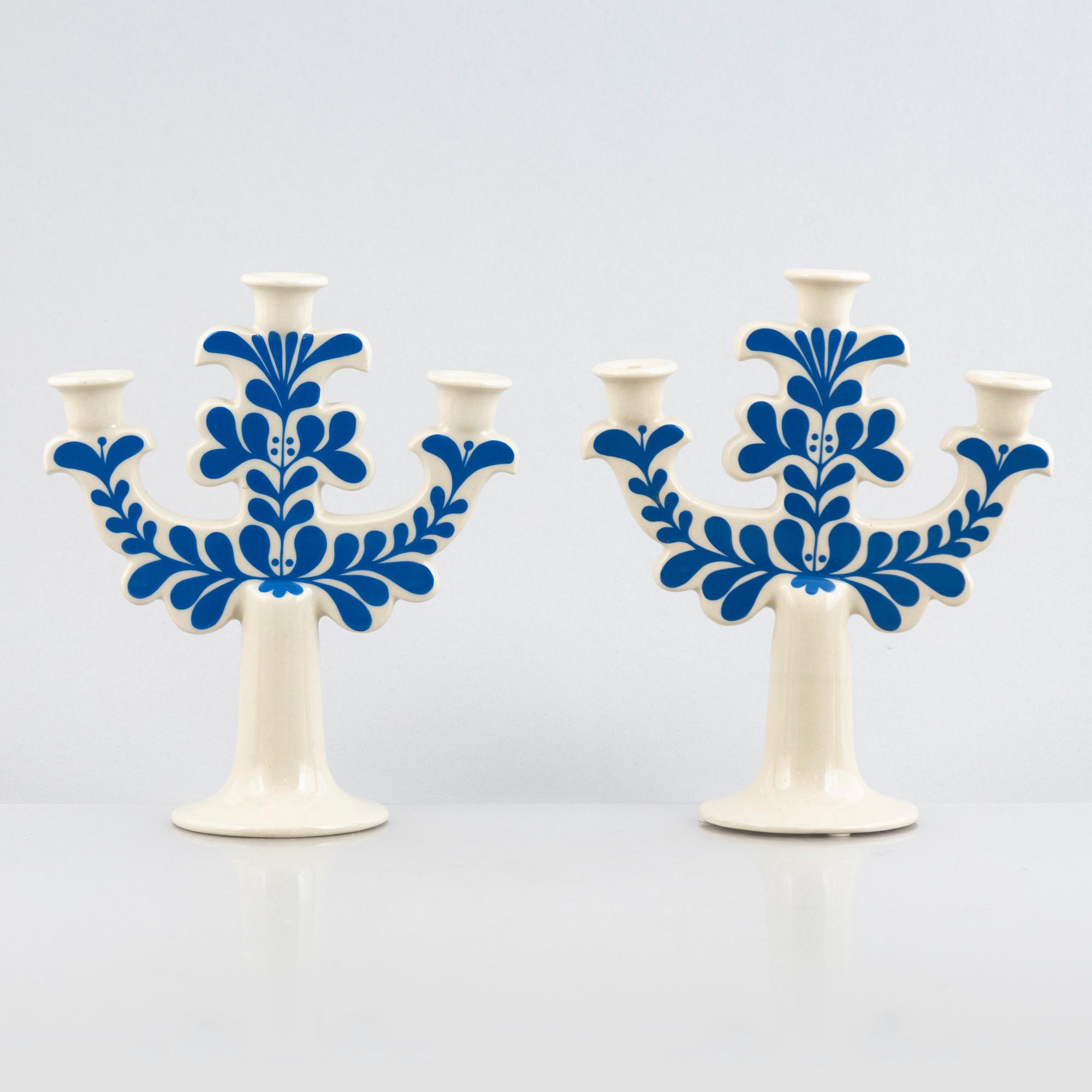 Lisa Larson, ljusstakar, 6 st, ljuslykta samt salt- och pepparströare, stengods och majolika, bl.a. Höganäs.