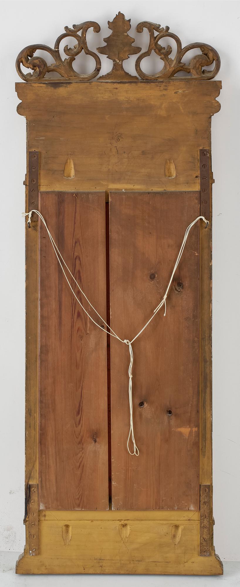 SPEGEL, sengustaviansk, omkring 1800-talets början.