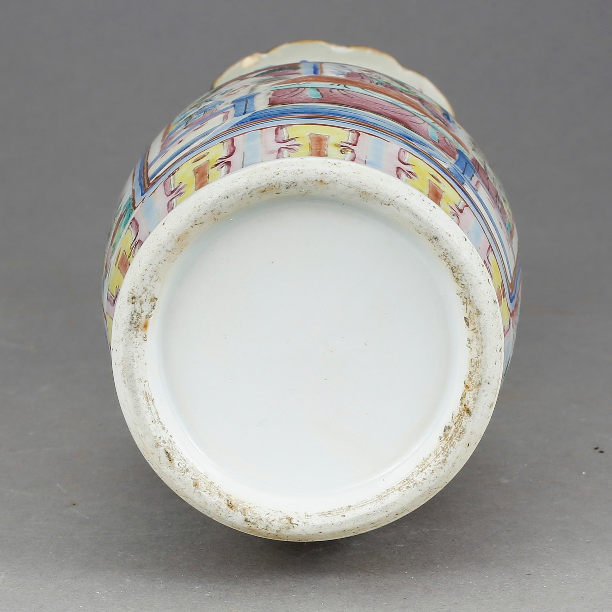 VAS, porslin, Kina, 1800-tal.