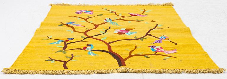 A hand-embroidered Kelim rug, c. 178 x 122 cm.