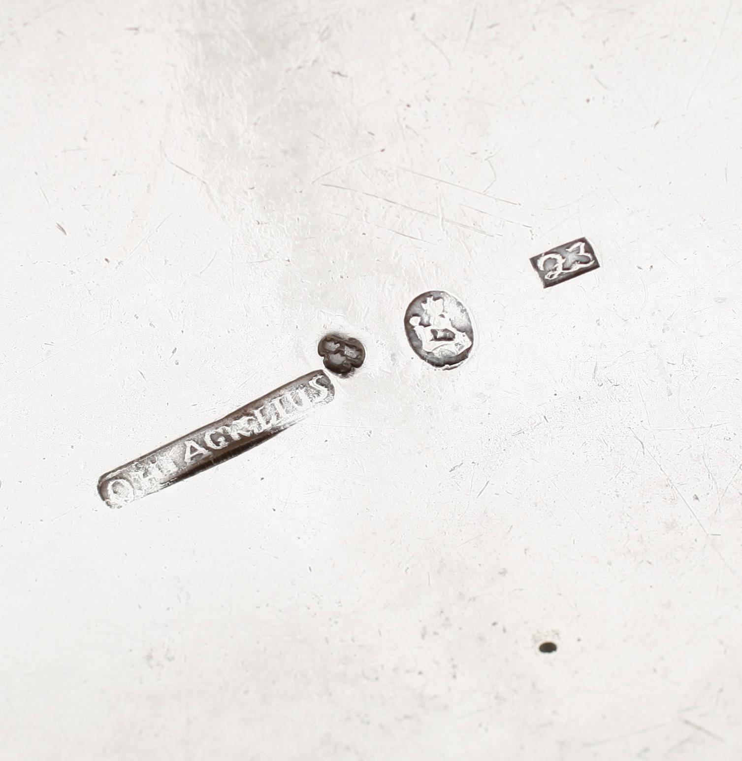 TEKANNA, silver, Olof Hagrelius, Mariefred 1820. Vikt ca 723 gram.