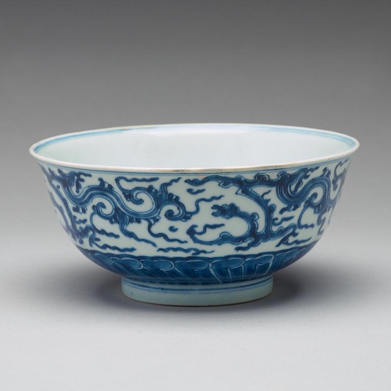 A blue and white bowl, Qing dynasty, early 18th Century.